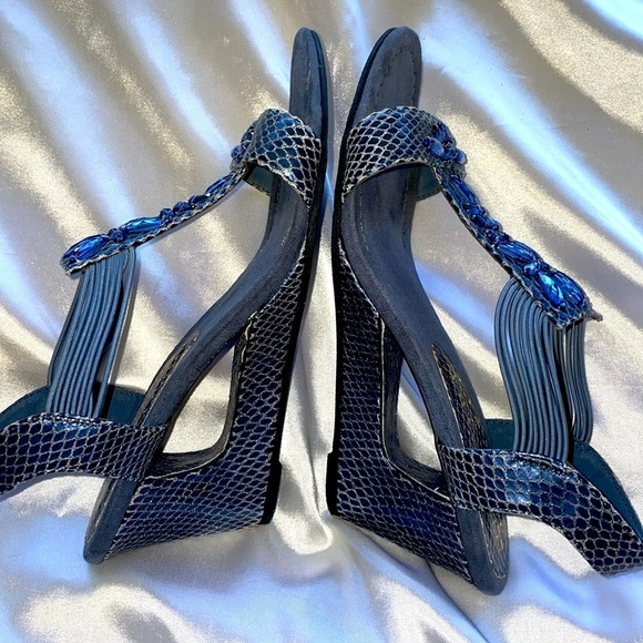 NEW YORK TRANSIT Embellished Cutout Wedges Snakeskin Print Stretch Ankle 8.5 New - Picture 11 of 14